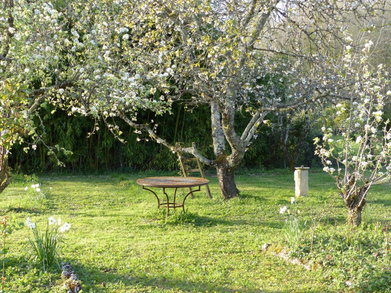 Bed and Breakfast Val De La Nef Joux-la-Ville Екстер'єр фото